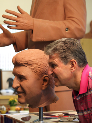 Tom White, Monumental Bronze Sculptor | Manchin Portrait Sculpture